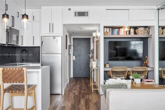 555 NE 15th St in Miami, FL - Building Photo - Building Photo