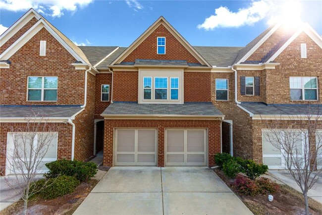 property at 2105 Greencrest Cir