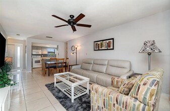 1423 Mediterranean Dr in Punta Gorda, FL - Building Photo - Building Photo