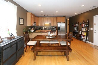 3655 N Southport Ave, Unit N3 in Chicago, IL - Foto de edificio - Building Photo