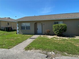 606 Hancock Bridge Pkwy in Cape Coral, FL - Building Photo