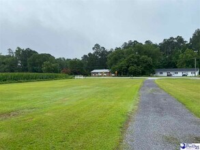 3123 Willow Creek Rd in Florence, SC - Building Photo - Building Photo