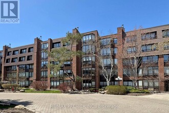 255-255 The Donway W in Toronto, ON - Building Photo - Building Photo