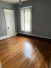 250 Shaw St, Unit 1 in New Bedford, MA - Building Photo - Building Photo