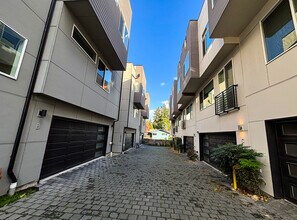 18526 Wallingford Ave N in Shoreline, WA - Building Photo - Building Photo