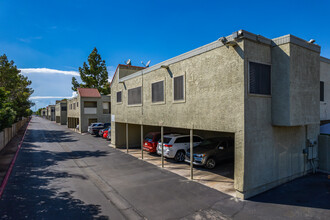 Por Of Hallcraft Villas West in Glendale, AZ - Building Photo - Building Photo