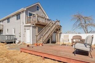 19 Loring Rd, Unit 2 in Revere, MA - Building Photo