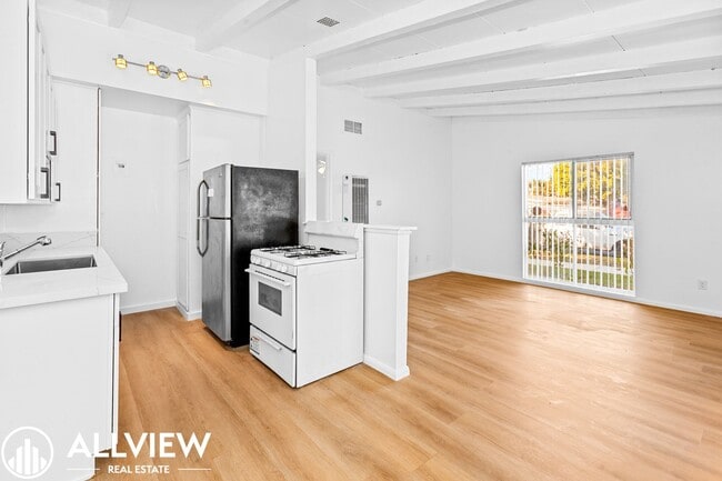 property at 212 W Mayfair Ave