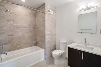 740 S Christopher Columbus Blvd in Philadelphia, PA - Building Photo - Building Photo