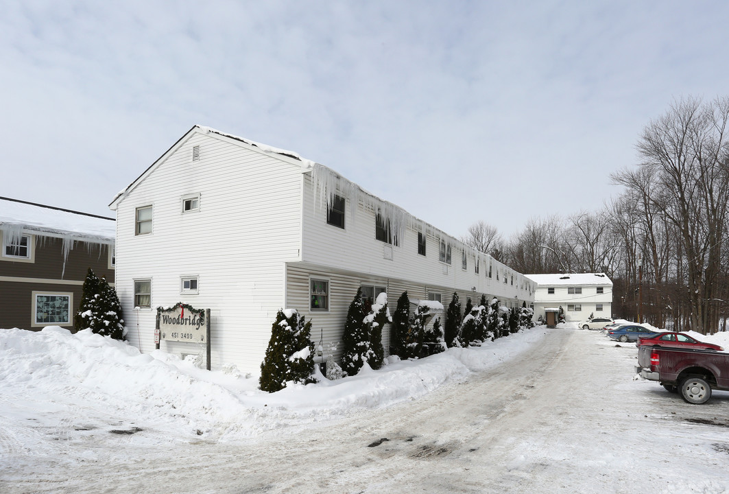 Woodbridge in North Syracuse, NY - Building Photo