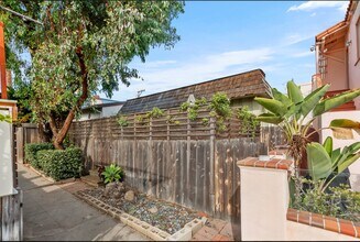 726-728 Ormond Ct in San Diego, CA - Foto de edificio - Building Photo