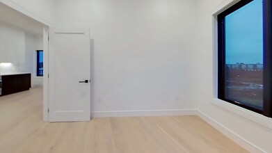46 Leo M Birmingham Pky, Unit 601 in Boston, MA - Building Photo - Building Photo