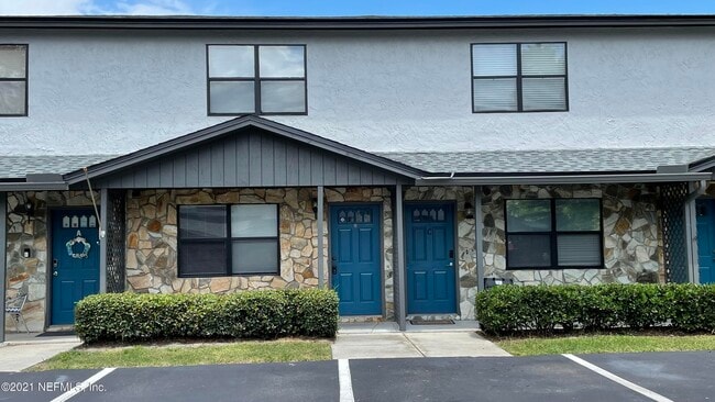 property at 19 Ponte Vedra Ct