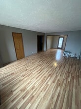 408 W Hedde St in Grand Island, NE - Building Photo - Building Photo