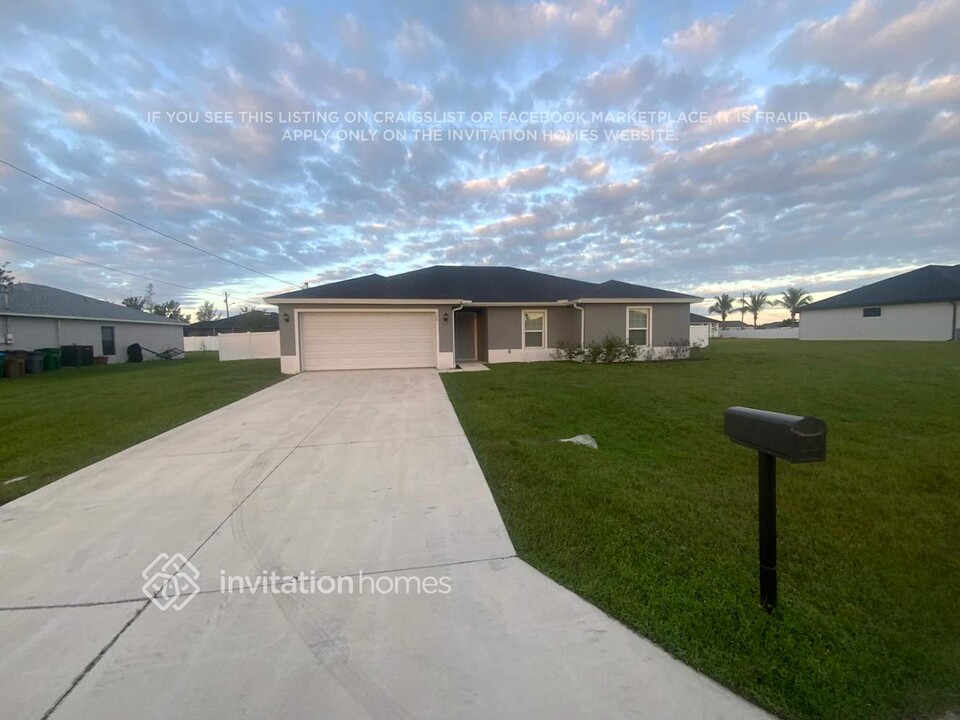 324 NW 7th Pl in Cape Coral, FL - Building Photo