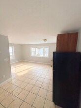 530 High St, Unit Studio in Ionia, MI - Building Photo - Building Photo