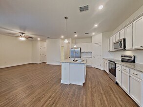 5642 Oesterle Rd in St. Cloud, FL - Building Photo - Building Photo