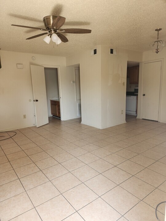 1629 Cooper Rd in Terrytown, LA - Building Photo