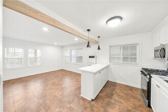 274 Cliff Dr, Unit 3 in Laguna Beach, CA - Building Photo - Building Photo