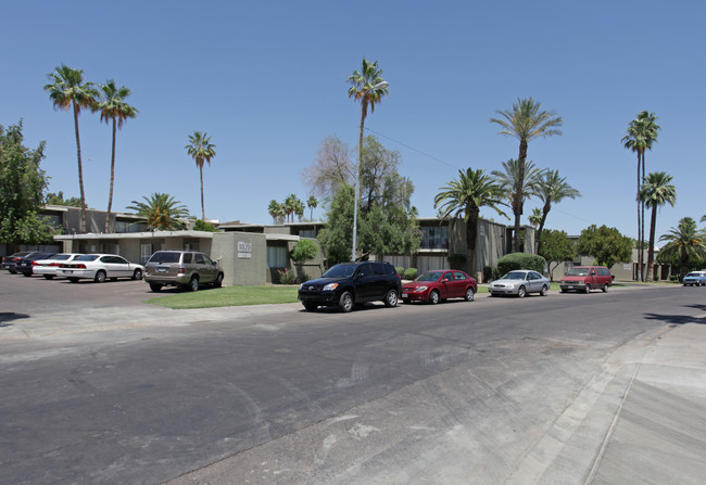 ASU Crossroads in Tempe, AZ - Building Photo - Building Photo