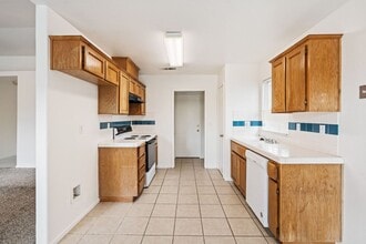 5304 W Ramona Ave in Fresno, CA - Building Photo - Building Photo