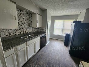 1411 N Erie Ave in Wichita, KS - Building Photo - Building Photo