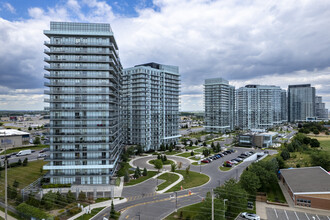 4633 Glen Erin Dr in Mississauga, ON - Building Photo - Building Photo