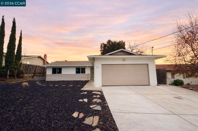 property at 2307 Panoramic Dr