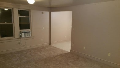 5515 Black St, Unit 3 in Pittsburgh, PA - Foto de edificio - Building Photo