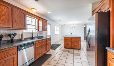20300 London Ln in Waynesville, MO - Building Photo - Building Photo