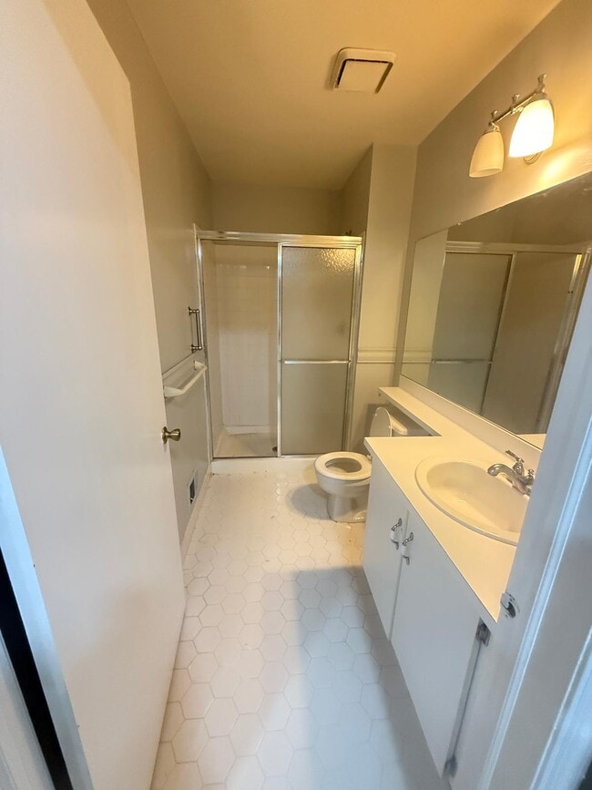 property at 8 Chamberlin Ct