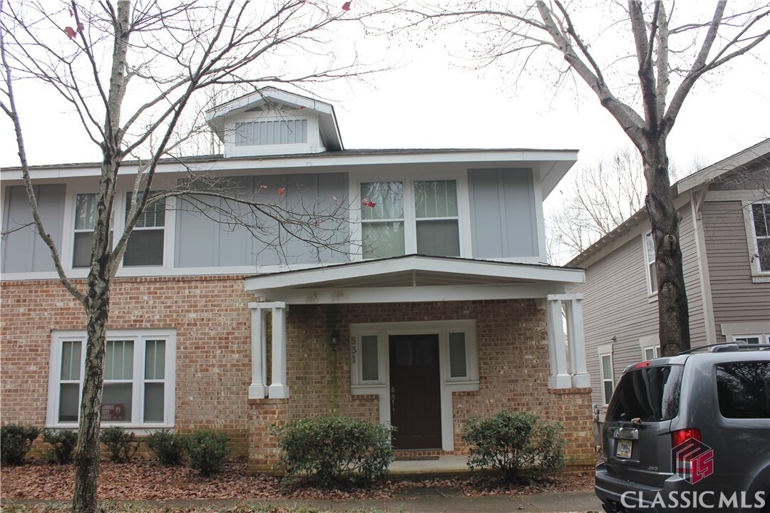 490 Barnett Shoals Rd in Athens, GA - Building Photo