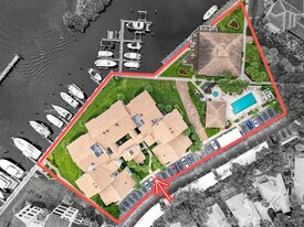 827 Oak Harbour Dr in Juno Beach, FL - Building Photo