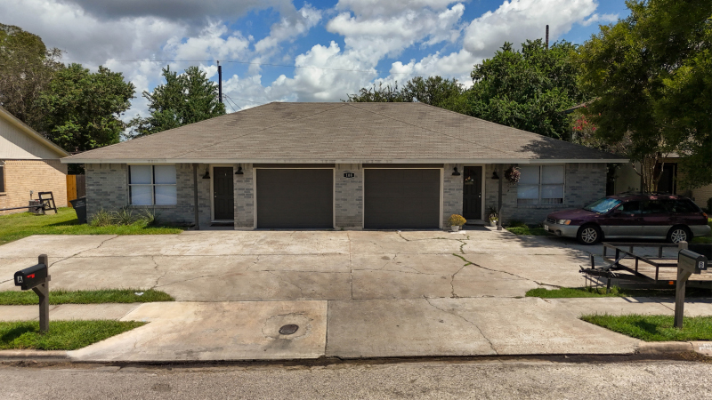 120 Milann St in Victoria, TX - Building Photo