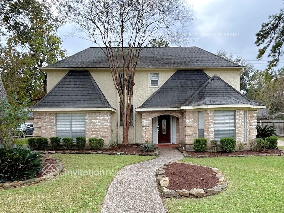 15027 Pebble Bend Dr in Houston, TX - Building Photo