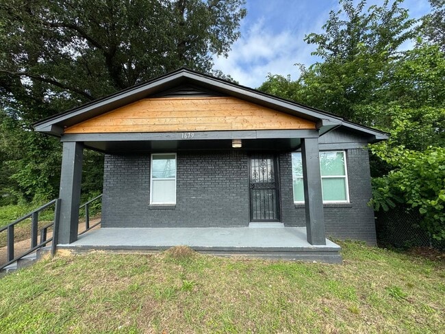 property at 1679 Ragan St