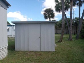 4072 74th St N in West Palm Beach, FL - Foto de edificio - Building Photo