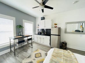 Landmark Towers in Los Angeles, CA - Foto de edificio - Building Photo