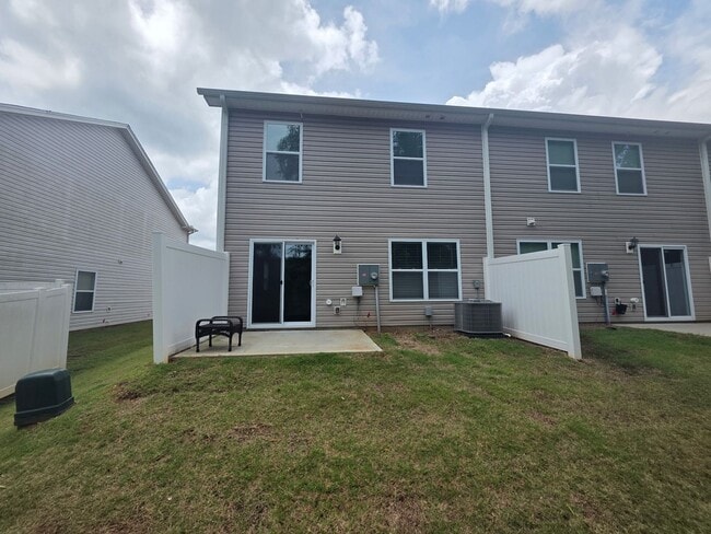 1418 S Cardiff Trl in Spartanburg, SC - Building Photo - Building Photo