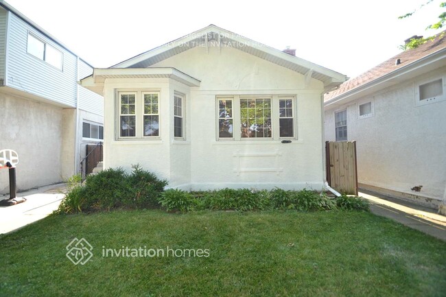 property at 6209 N Maplewood Ave