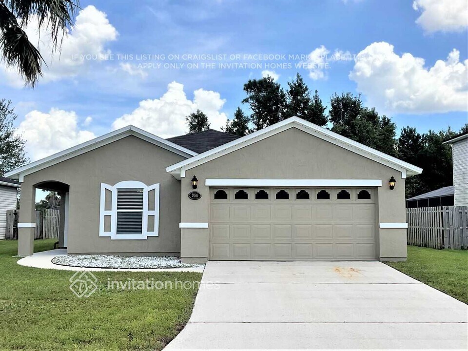 956 Morning Light Rd in Jacksonville, FL - Building Photo