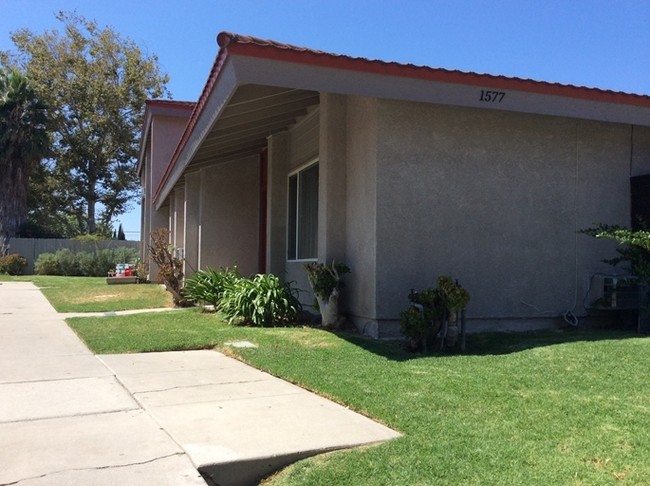 1577 Prather St in Simi Valley, CA - Building Photo - Building Photo