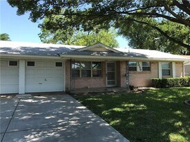 3059 Cameo Ln in Farmers Branch, TX - Building Photo