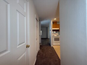 1873 SW Salmon Ave in Redmond, OR - Building Photo - Building Photo