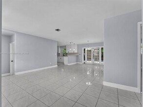 6525 SW 18th St in Miramar, FL - Building Photo - Building Photo