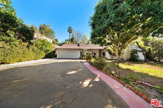 property at 11350 Sunset Blvd