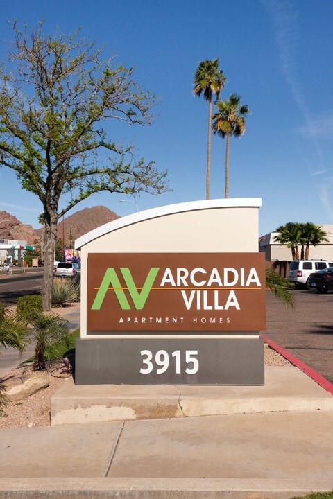 Arcadia Villa Apartments in Phoenix, AZ - Building Photo