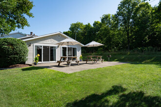 River Trail Apartments in Three Rivers, MI - Foto de edificio - Building Photo