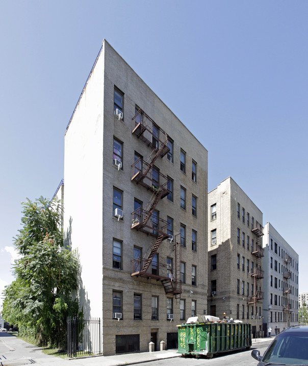 450 E 184th St in Bronx, NY - Foto de edificio