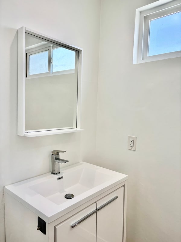1284 Havenhurst Dr in West Hollywood, CA - Building Photo - Building Photo